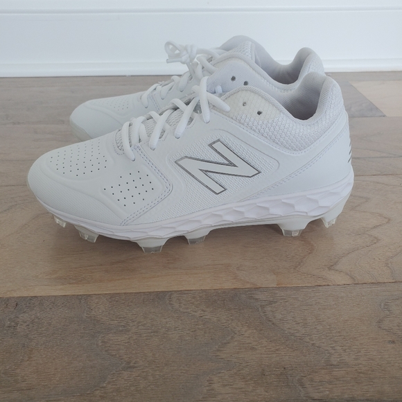 New balance fastpitch - Picture 3 of 6